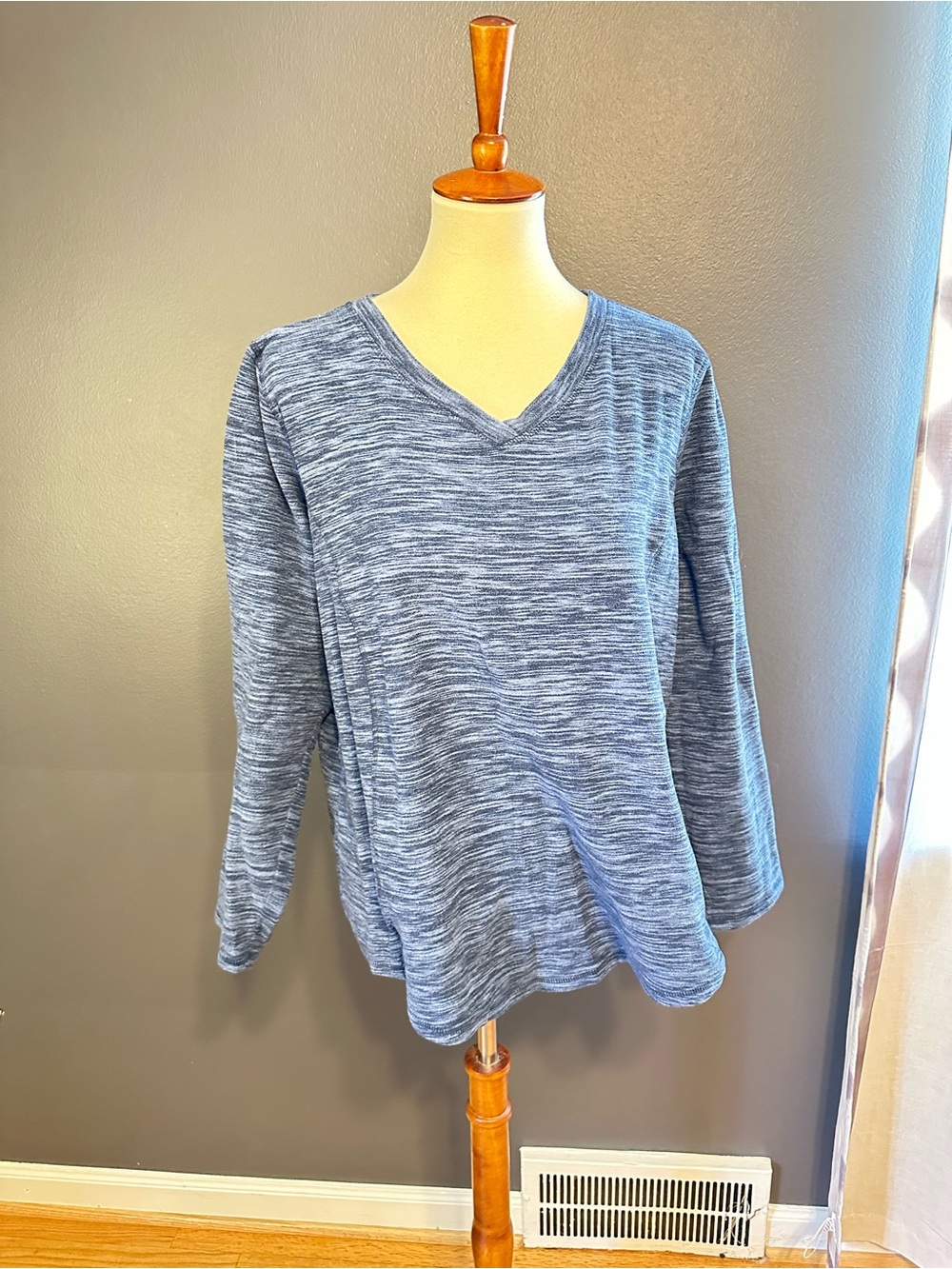 St. John’s Bay XXL Heather Blue V Neck Fleece Sweatshirt